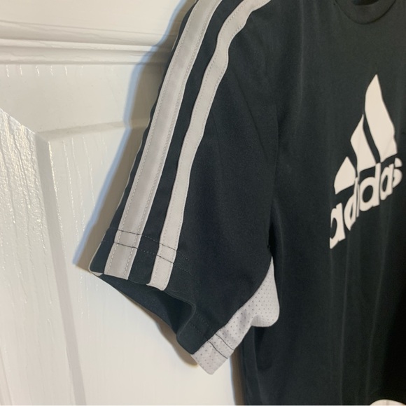 ⚡️3 for 25⚡️ Adidas ClimaCool Black T-Shirt with Logo & Stripes – Size S - Picture 3 of 7